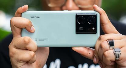 Imagen de la trasera de un móvil de Xiaomi