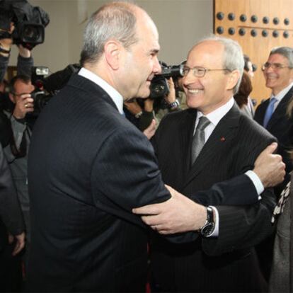 Manuel Chaves y José Montilla el pasado 19 de abril en la toma de posesión del presidente andaluz.