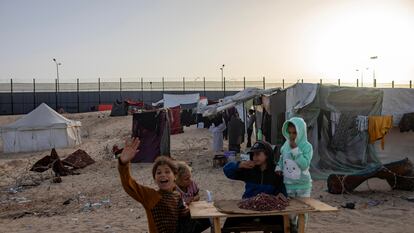 Displaced Palestinian children in Rafah (Gaza), on Saturday.