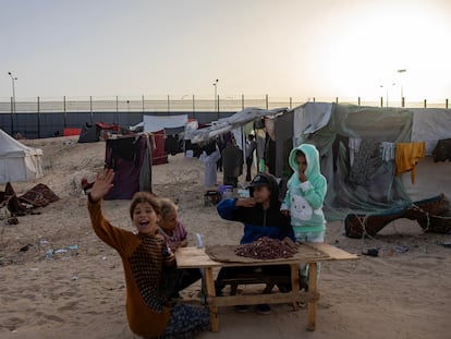 Displaced Palestinian children in Rafah (Gaza), on Saturday.