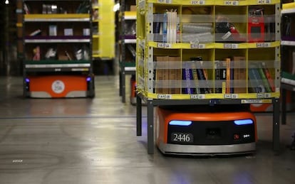 M&aacute;s de 1.500 robots Kiva han revolucionado los env&iacute;os desde 10 almacenes de la compa&ntilde;&iacute;a.