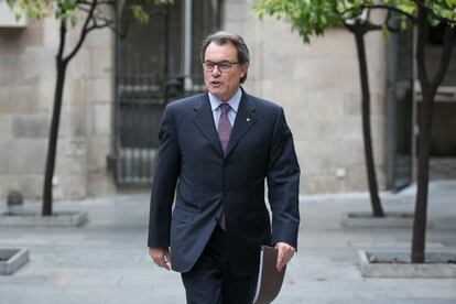 Artur Mas llega  a la reuni&oacute;n del Gobierno catal&aacute;n. 