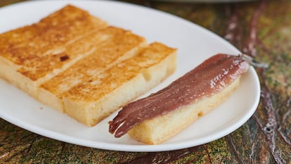 Anchoa servida en pan de brioche, del restaurante Berria, de Madrid