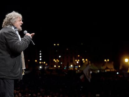El líder del Movimiento 5 Estrellas, Beppe Grillo, durante un mitin en Roma.