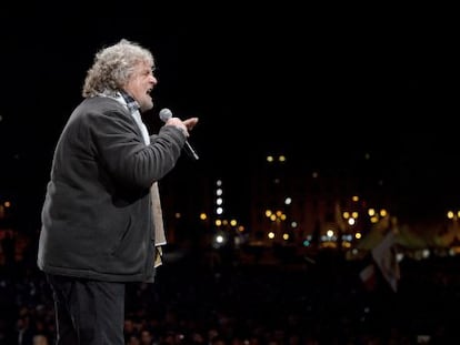 El líder del Movimiento 5 Estrellas, Beppe Grillo, durante un mitin en Roma.