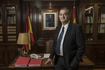 Alberto Santamaría, el presidente de la Camara de Comercio de Soria, ha pedido ayuda a la Secretaría de Estado de Migraciones. Calcula que las empresas de Soria necesitarán 1.700 trabajadores en los próximos tres años y quieren extranjeros para cubrir las plazas.