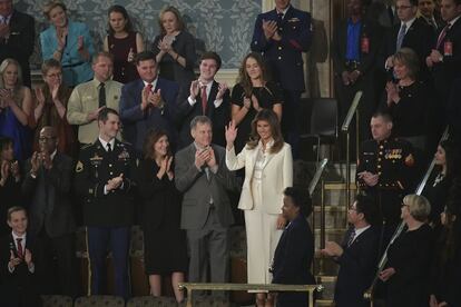 La Primera Dama, Melania Trump, llegó sola al Capitolio, rompiendo la tradición del discurso del Estado de la Unión en el Capitolio.