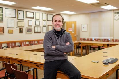 Eduardo Brondzio, en una de las aulas de la Universidad de Indiana.