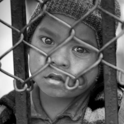 Un niño fotografiado por las calles de Jaipur en febrero de 2010.