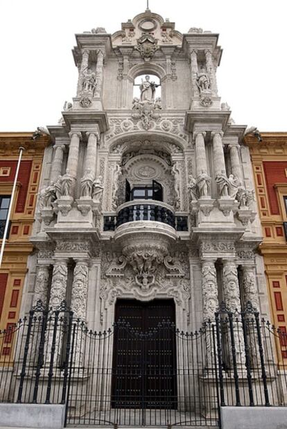 Entrada al palacio de San Telmo que sólo se usará de forma protocolaria. El acceso del personal de Presidencia será por un lateral.