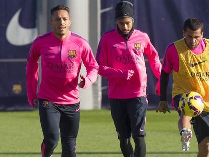 Adriano, Neymar y Alves.