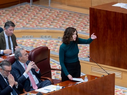 La presidenta de la Comunidad de Madrid, Isabel Díaz Ayuso, interviene durante un pleno en la Asamblea de Madrid, a 2 de febrero de 2023, en Madrid (España).