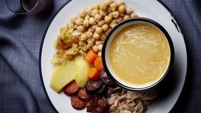 Imagen de un plato de cocido madrileño.