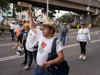 Trabajadores del Poder Judicial se manifiestan en Ciudad de México.