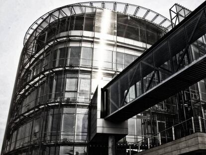 Exterior de edificio que alberga el Centro Criptol&oacute;gico Nacional.