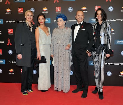 Lucia Bosé, con sus hijos Lucia, Miguel y Paola y una de sus nietas.