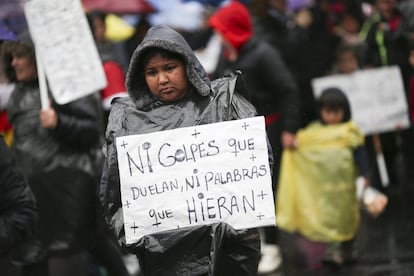 'Ni golpes que duelan, ni palabras que hieran'. Otro de los mensajes más repetidos en la marcha.