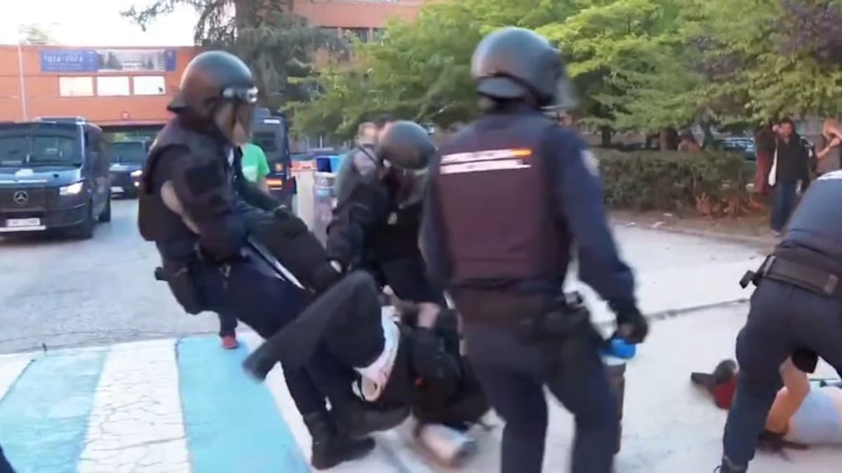 Juristas de la Complutense denuncian graves irregularidades en las cargas policiales contra los manifestantes de la huelga educativa