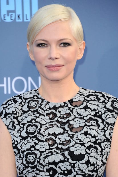 Michelle Williams eligió un diseño floral de Louis Vuitton. La actriz estaba nominada a Mejor Actriz de Reparto por Manchester by the Sea.