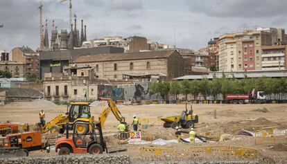 Obras del futuro parco que se ubicará junto a la plaza de las Glòries.