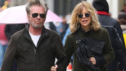 Meg Ryan y John Mellencamp pasean por Nueva York en abril de 2018.