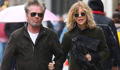 Meg Ryan y John Mellencamp pasean por Nueva York en abril de 2018.