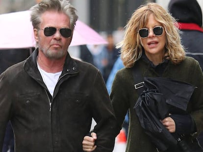 Meg Ryan y John Mellencamp pasean por Nueva York en abril de 2018.