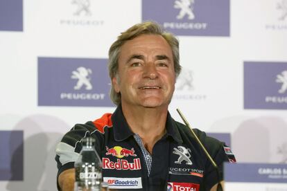 El piloto Carlos Sainz, considerado la primera gran leyenda del automovilismo español, ha sido distinguido este martes con el Premio Princesa de Asturias de los Deportes 2020. El jurado considera a Sainz el mejor piloto de rallies de todos los tiempos. Ha conquistado en dos ocasiones el mundial y ha ganado tres veces el Dakar, siendo el deportista más veterano en lograrlo, a la edad de 57 años. Pero además resaltan de él su espíritu de superación y competitivo combinado con el esfuerzo, la disciplina y la solidaridad, que se ha reflejado también en su constante apoyo a jóvenes pilotos a lo largo de su dilatada y exitosa vida deportiva.