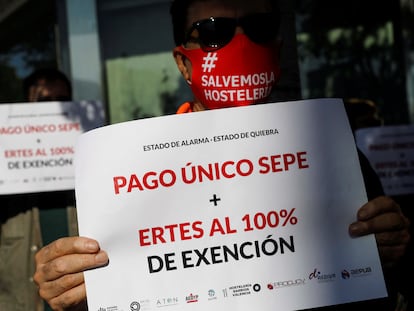 Una protesta ante la dirección provincial del SEPE en Valencia, el pasado noviembre.