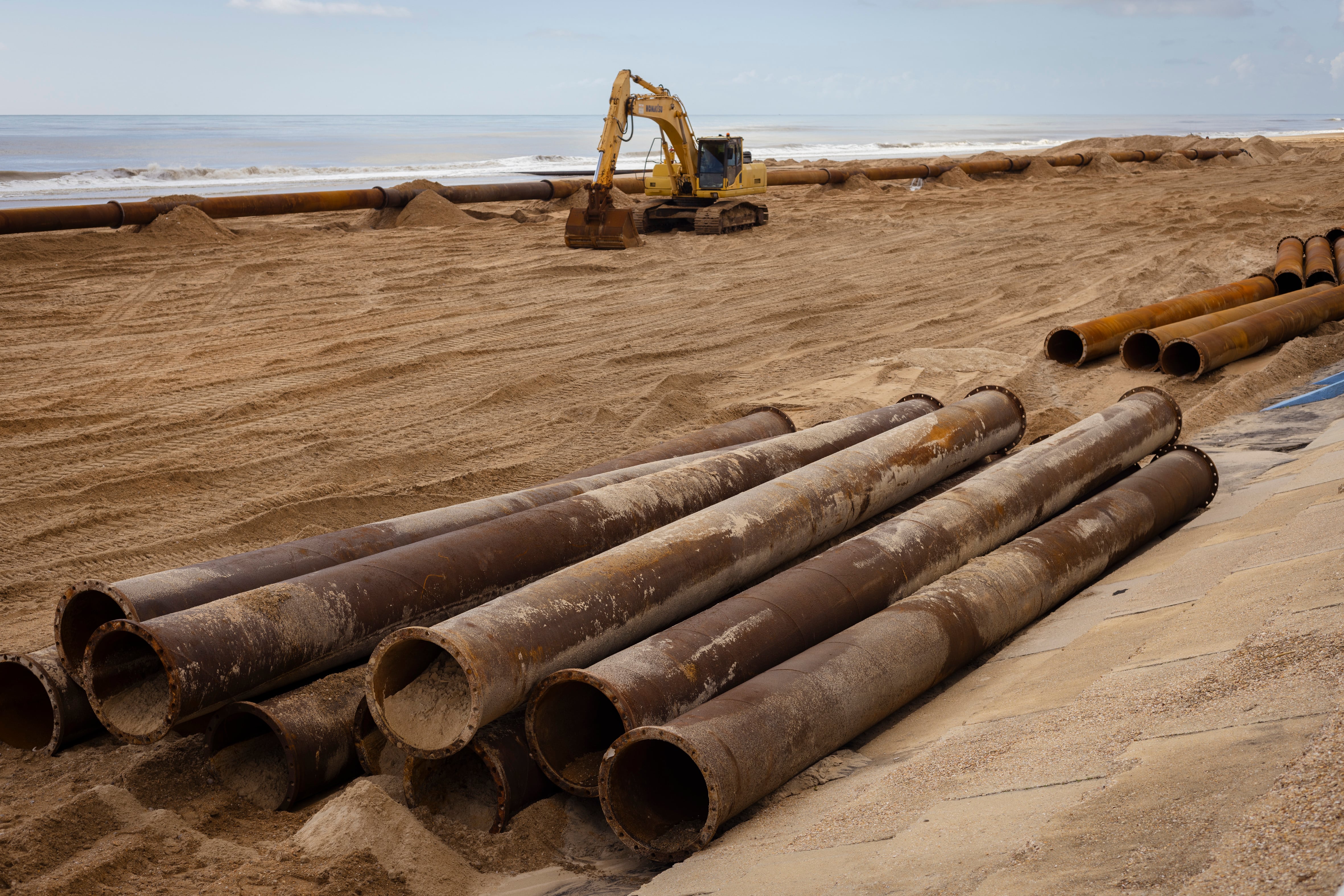Parte de la playa de Matalascañas (Huelva) que se está regenerando con arena. 