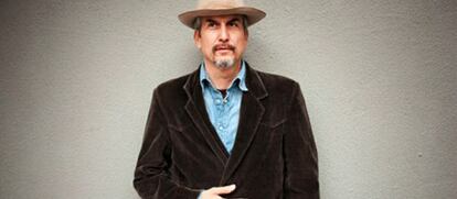 Howe Gelb.