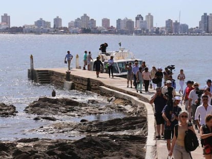 Turistas en la Isla Gorriti (Uruguay), el mi&eacute;rcoles 17 de enero. 