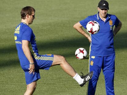 Lopetegui  durante el primer entrenamiento en Las Rozas.