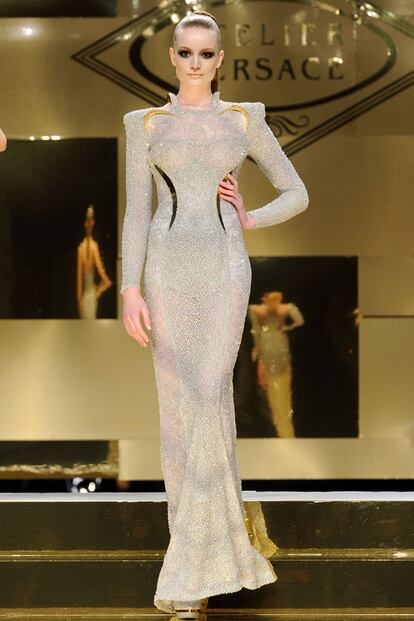  

	
		Atelier Versace primavera-verano 2012