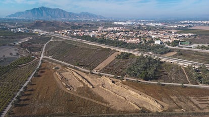 Vista aérea de la excavación en el barranco de Albatera.