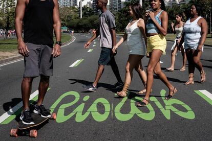 Rua fechada para o trânsito no Rio.
