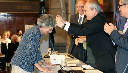 Núria Pompeia, el 2007, quan va rebre la Creu de Sant Jordi.