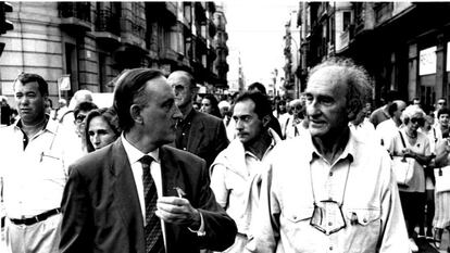 Xabier Markiegi como Defensor del Pueblo Vasco, con Eduardo Chillida en una imagen de 1995.
