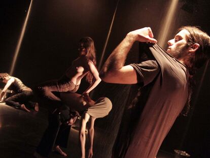 Imagen de la presentación de <i>La maleza</i>, en Vigo, por la compañía del Teatro Ensalle.
