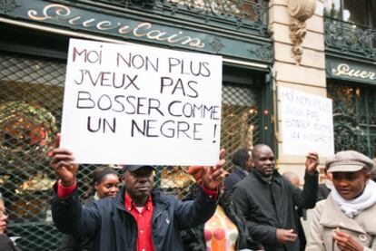 Protestas ante la sede de Guerlain en París, el pasado fin de semana.