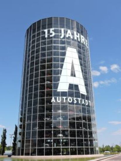 Torre donde se guardan los coches antes de ser entregados a sus dueños.