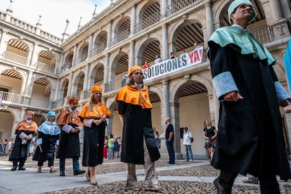 Procesión cívica de la apertura del curso académico de la Universidad de Alcalá, el 6 de septiembre.
