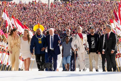 El recién juramentado presidente de Brasil, Lula da Silva, llega al Palacio de Planalto durante su ceremonia de toma de posesión, en Brasilia. 