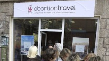 Inauguraci&oacute;n de la empresa ficticia Abortion Travel, ayer en Madrid.