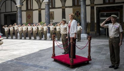 Cospedal en la Inspección General del Ejército en Barcelona.
