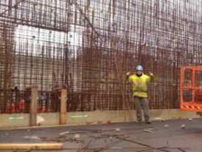 Emilio Rincón, un español de 32 años que trabajó en la construcción de la autopista A4 en Holanda, y que ahora vive en Sevilla. Varios trabajadores españoles, empleados en Holanda en la construcción de la autopista A4 por una empresa alemana dijeron a Efe que se sienten intimidados y tienen que aceptar condiciones abusivas por miedo a perder su empleo.