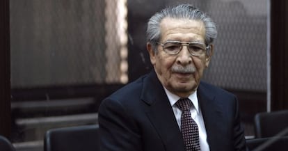 Ríos Montt, ante el tribunal en Guatemala.