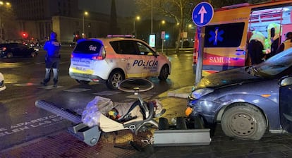 Isleta peatonal donde una familia ha sido atropellada en Madrid. 