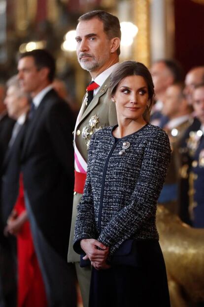 El Rey acompañado de doña Letizia, durante la celebración de la Pascua Militar.