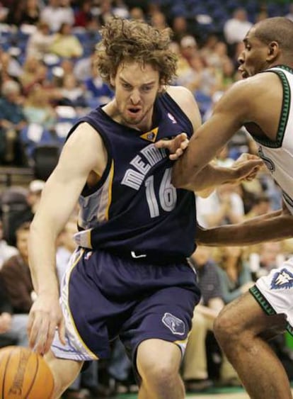 Gasol en una acción del partido que enfrentó a su equipo a los Timberwolves de Minnesota.